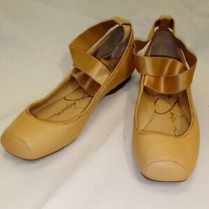 Jessica Simpson Tan Flats with Strap